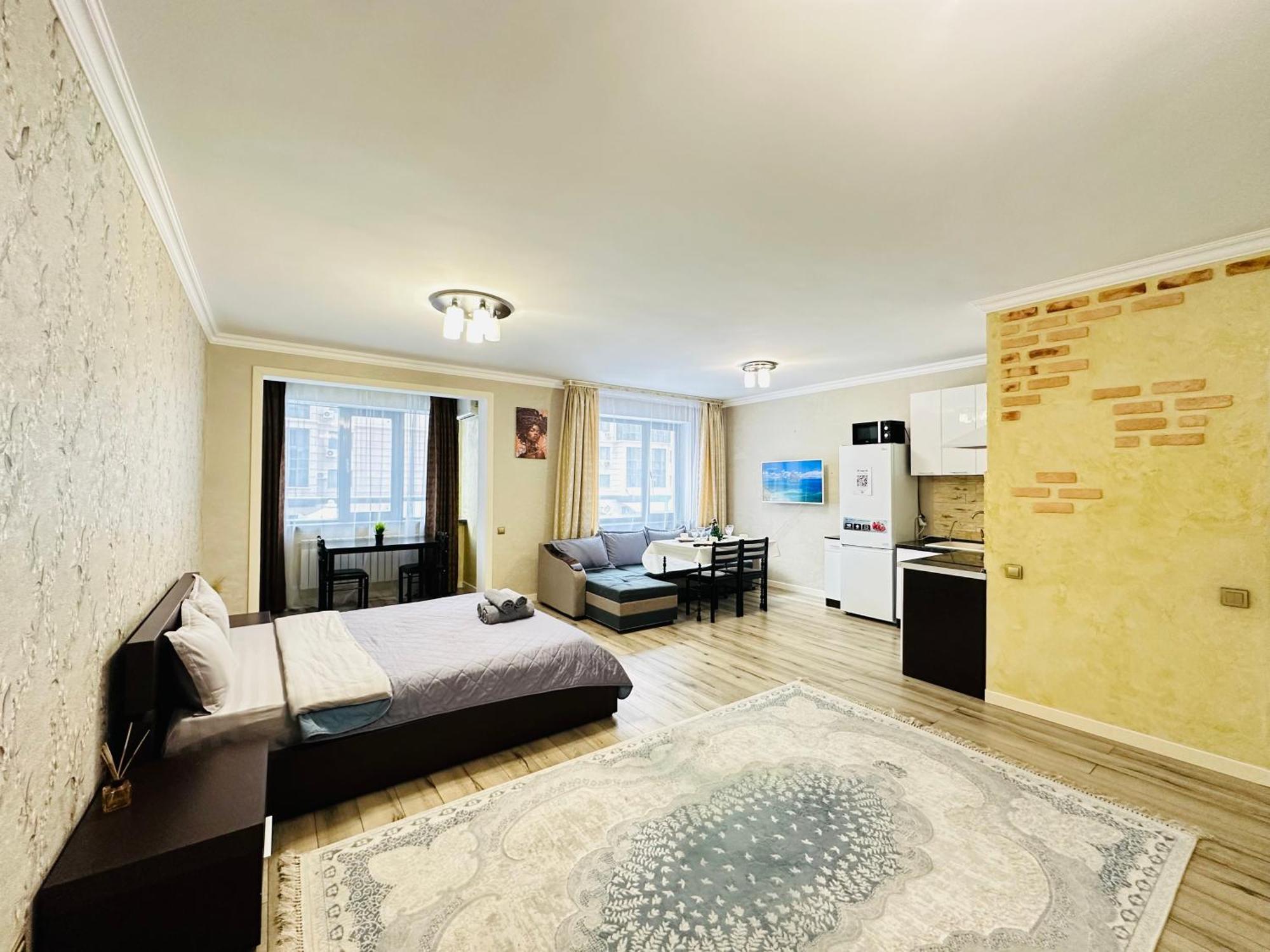 شقة Vostochnyi Park Apartament In The Center Of الماتي المظهر الخارجي الصورة