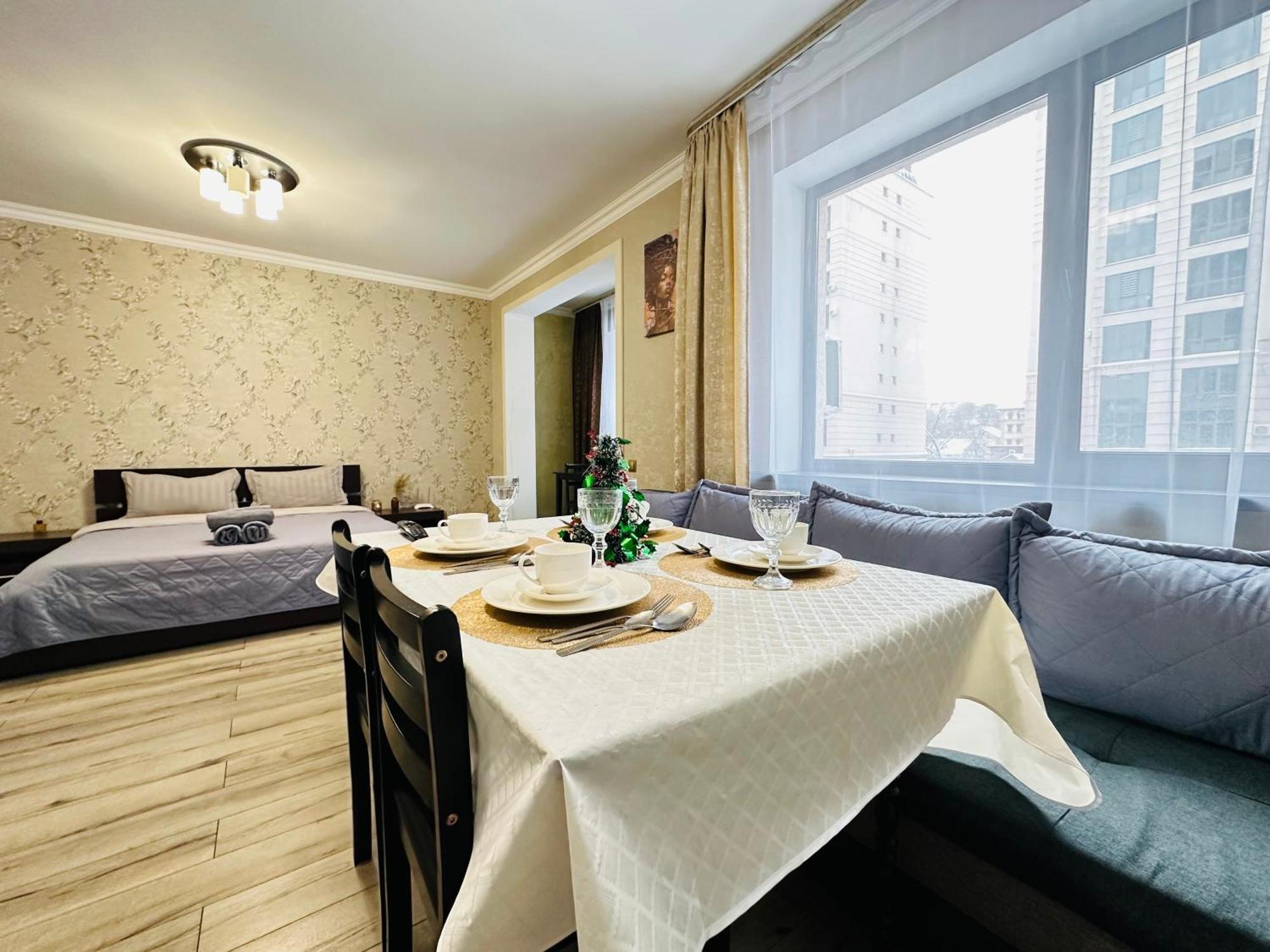 شقة Vostochnyi Park Apartament In The Center Of الماتي المظهر الخارجي الصورة