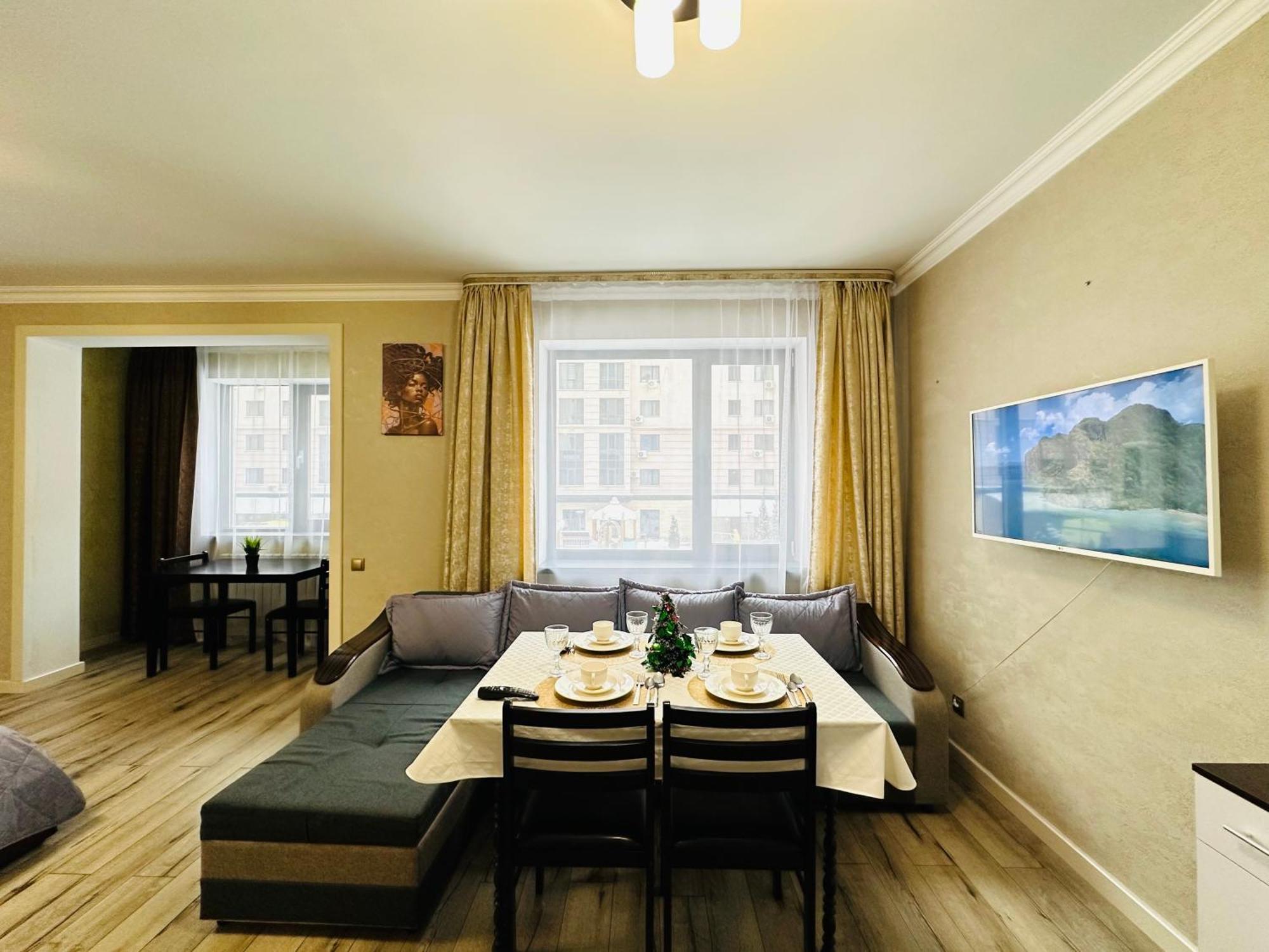 شقة Vostochnyi Park Apartament In The Center Of الماتي المظهر الخارجي الصورة